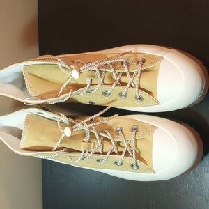 Converse Chuck Taylor All-star lugged, unisex,  7.5 women's, gold